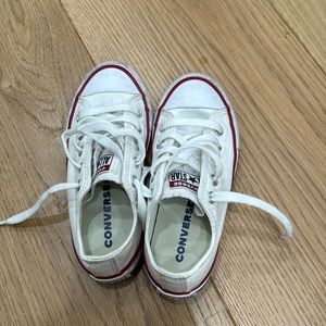 White low top converse little kids, size 11 boys shoe